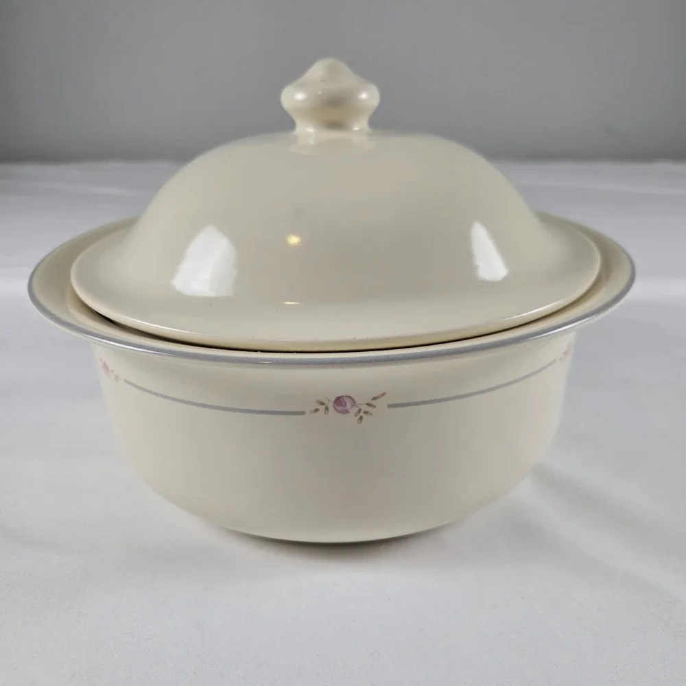 Pfaltzgraff Covered Casserole Dish Vintage Floral Oven & Microwave‎ Safe USA